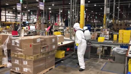 An internal Amazon memo shows how closely it's tracking
coronavirus data at warehouses 1