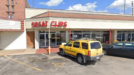Two hairstylists who had coronavirus saw 140 clients.
Officials are studying how no one got infected 1
