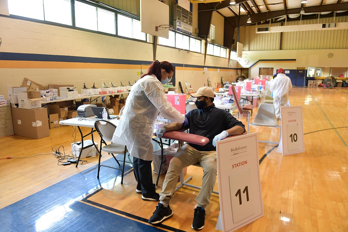 U.S. coronavirus cases surpass 2 million 1
