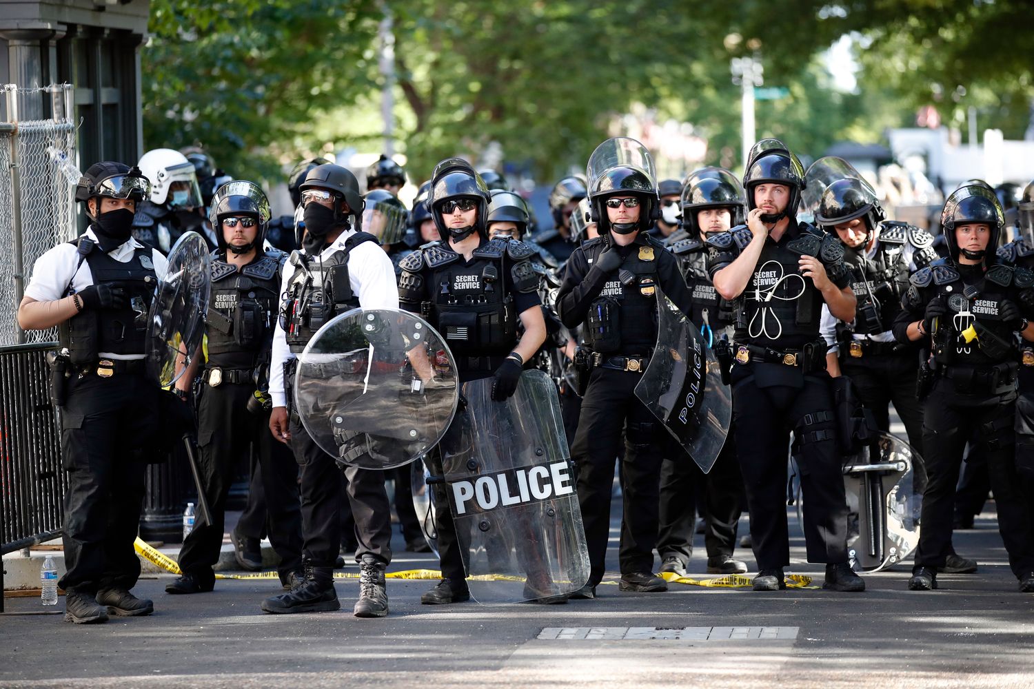 Secret Service says it used pepper spray on Lafayette Square
protesters 1