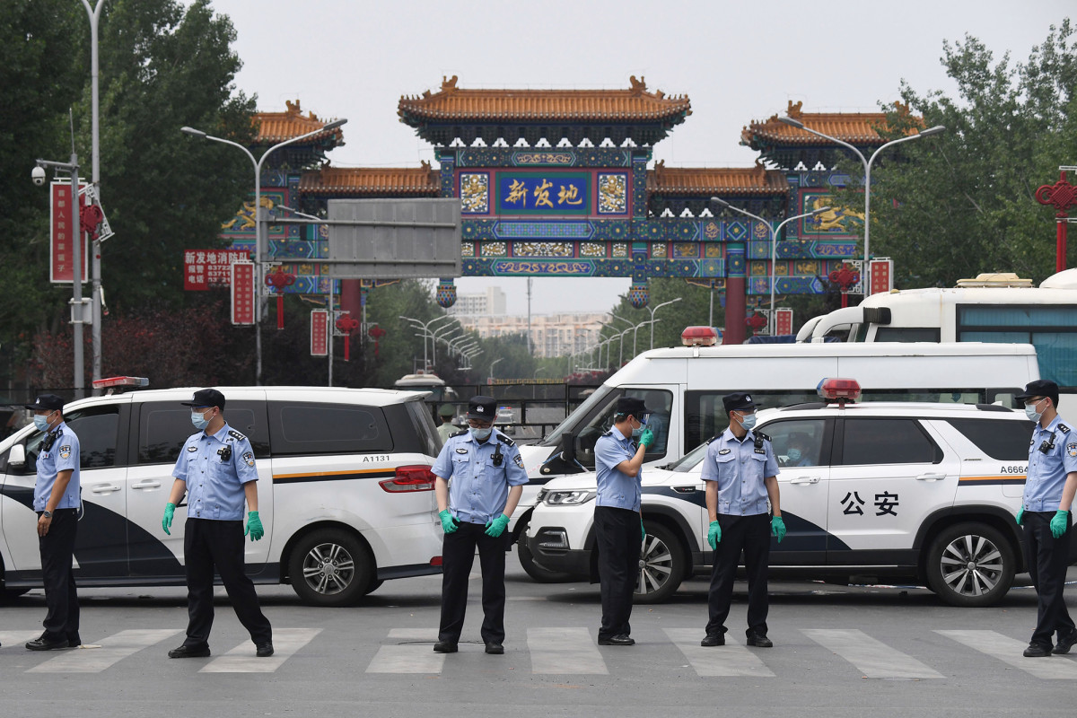Beijing in ‘wartime emergency mode’ after new coronavirus
cluster emerges 1