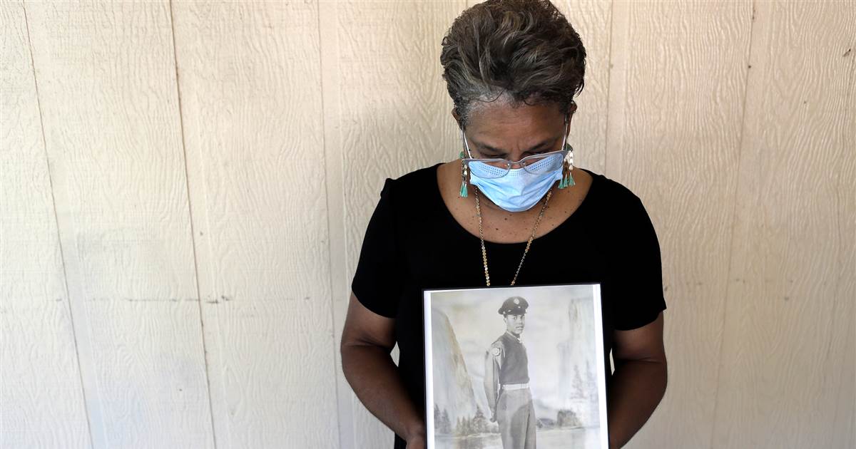 Poll: Black Americans most likely to know a COVID-19
victim 1