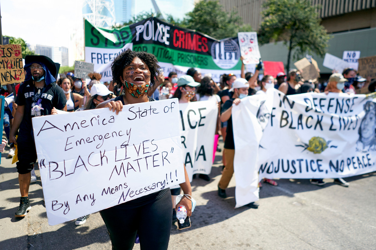 Texas man arrested for threatening to kill Black Lives
Matter protesters 1