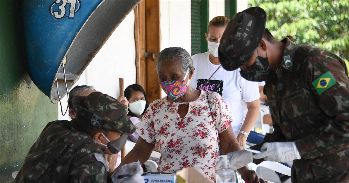 Brazil tops 1 million cases as coronavirus spreads
inland 1