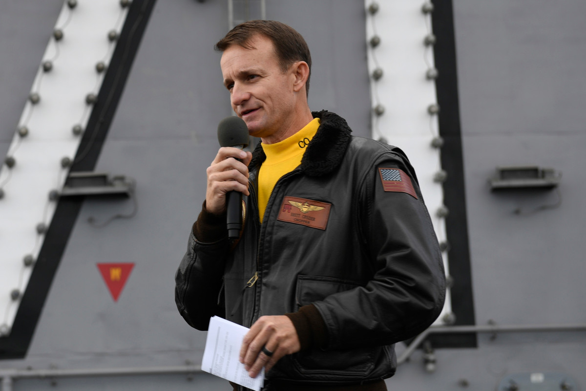 Navy upholds decision to fire Capt. Brett Crozier over
coronavirus concerns 1