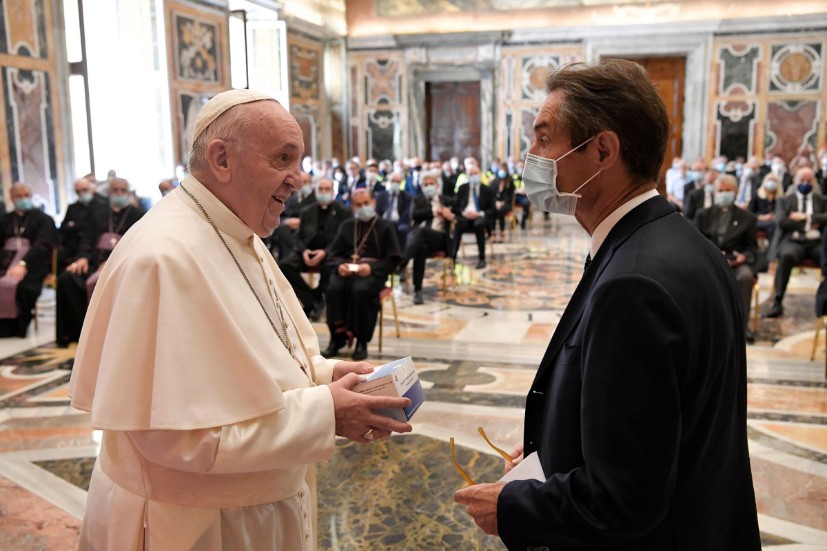 Pope Francis holds first audience for doctors, nurses since
coronavirus pandemic 1 Pope Francis holds first audience for doctors, nurses since
coronavirus pandemic 1