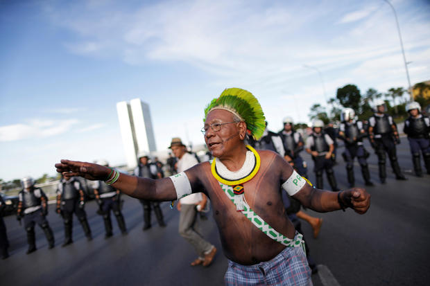 Iconic Amazon indigenous chief dies of coronavirus 1