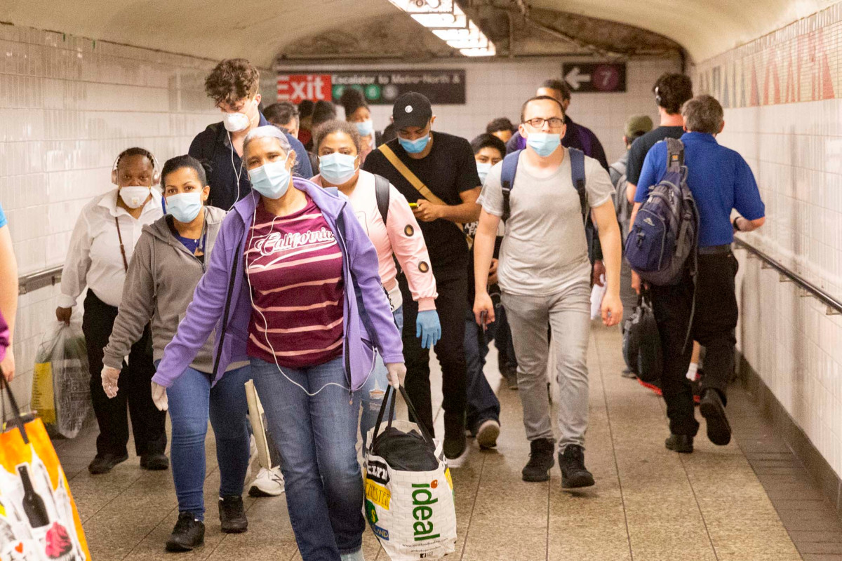 Mandatory face masks may dramatically slow coronavirus
spread, study claims 1