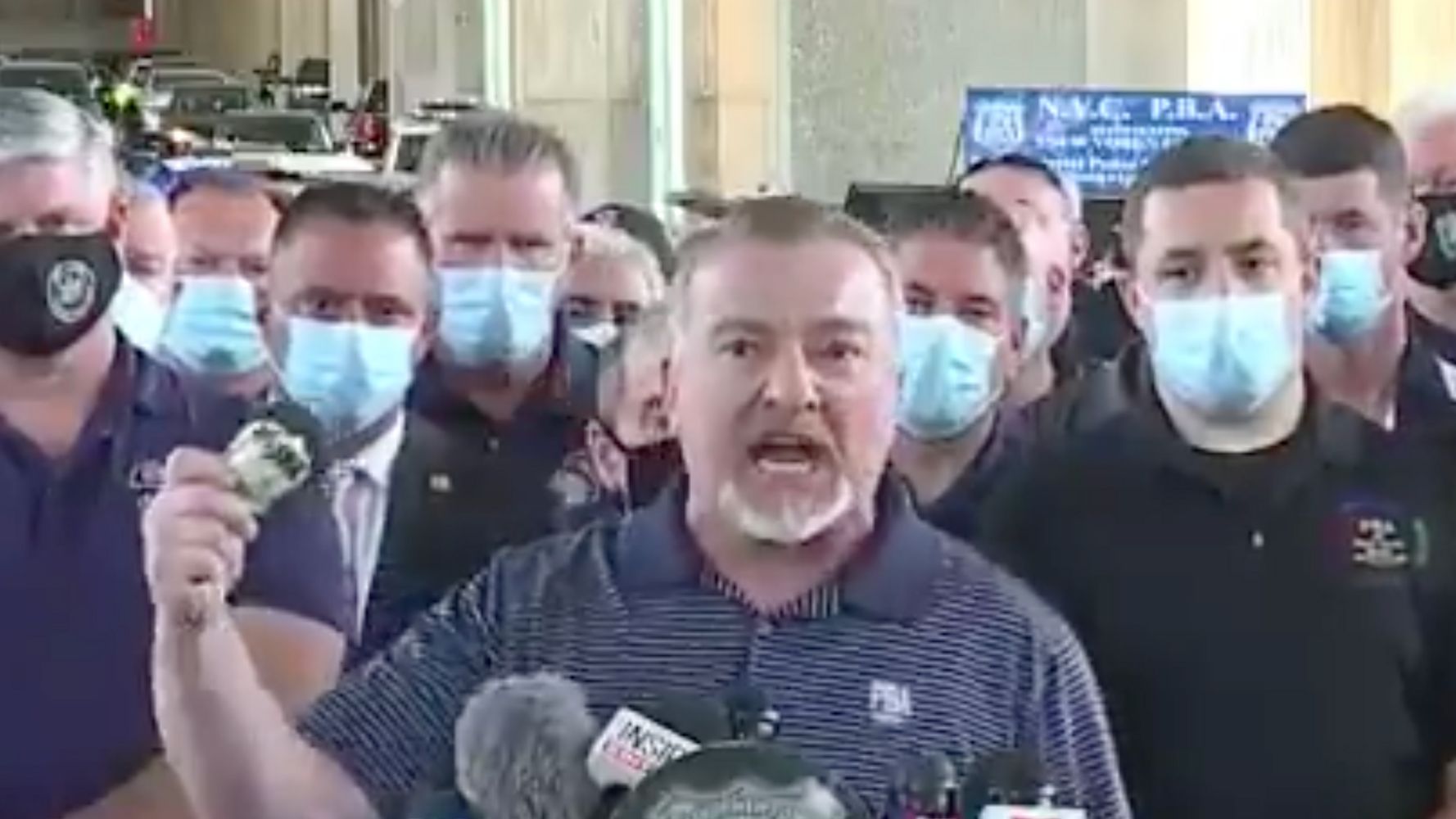 NY Police Union Boss Demands Respect For Officers After
Brutal Protest Crackdowns 1