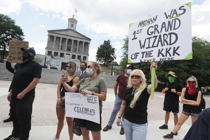 Tennessee Lawmakers Vote To Keep KKK Leader’s Bust In
Capitol, Igniting Protests 1