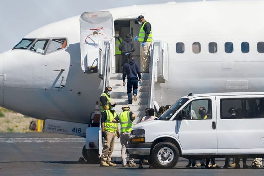 Despite coronavirus, children are still arriving at the
border. They're being turned away. 1