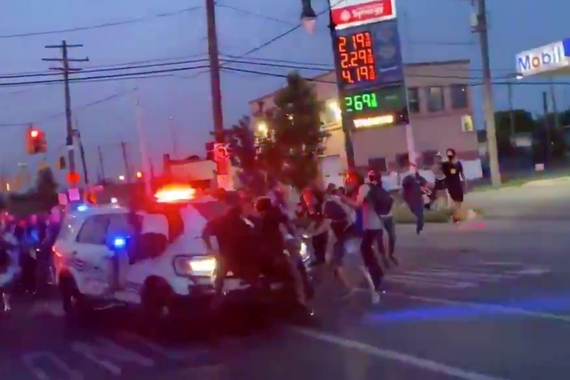 [VIDEO] Detroit Cop Car Plows Through Enraged Protesters
Attacking It 1
