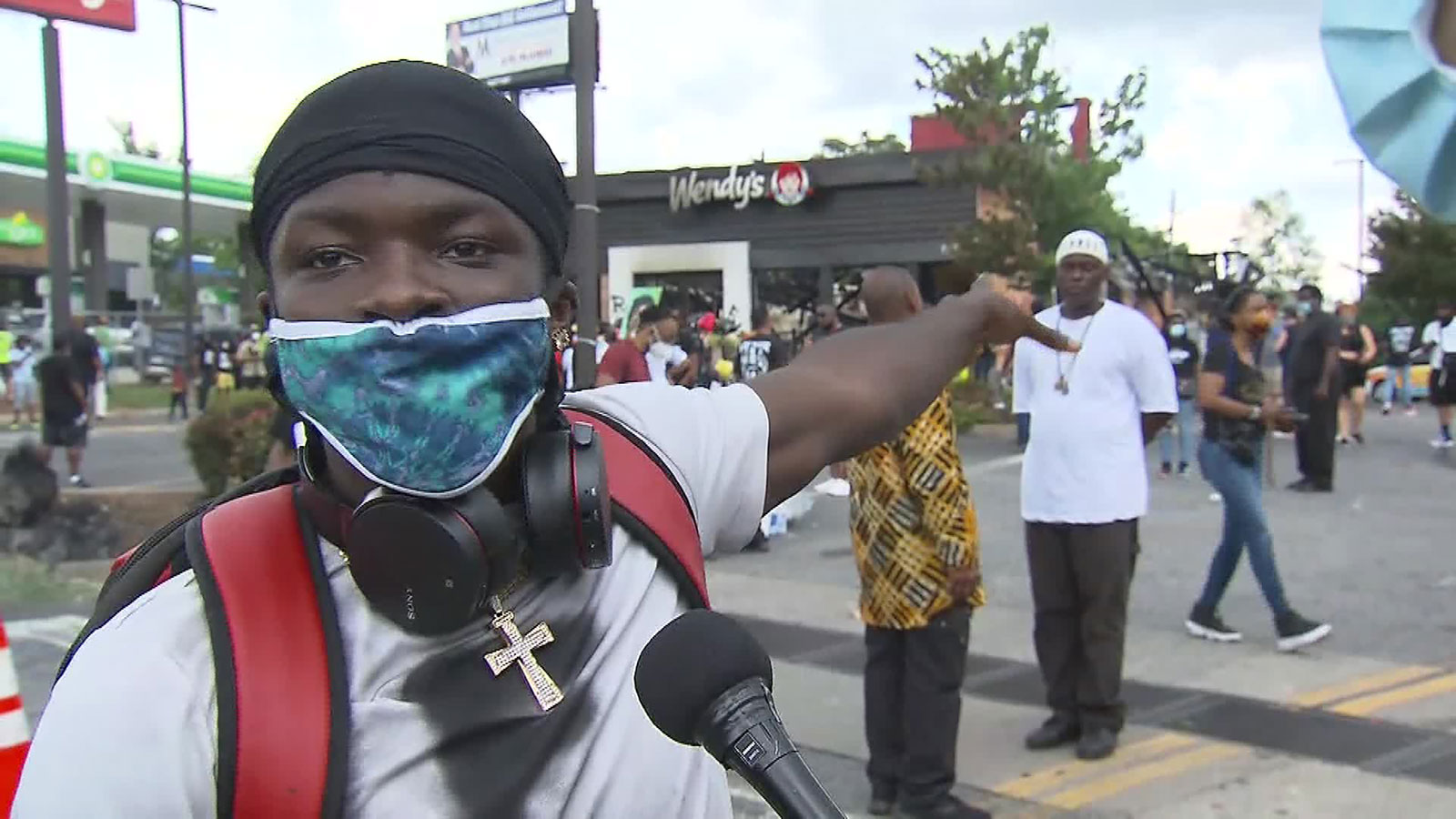 Atlanta protester explains why only the Wendy's was burned
during protests 1