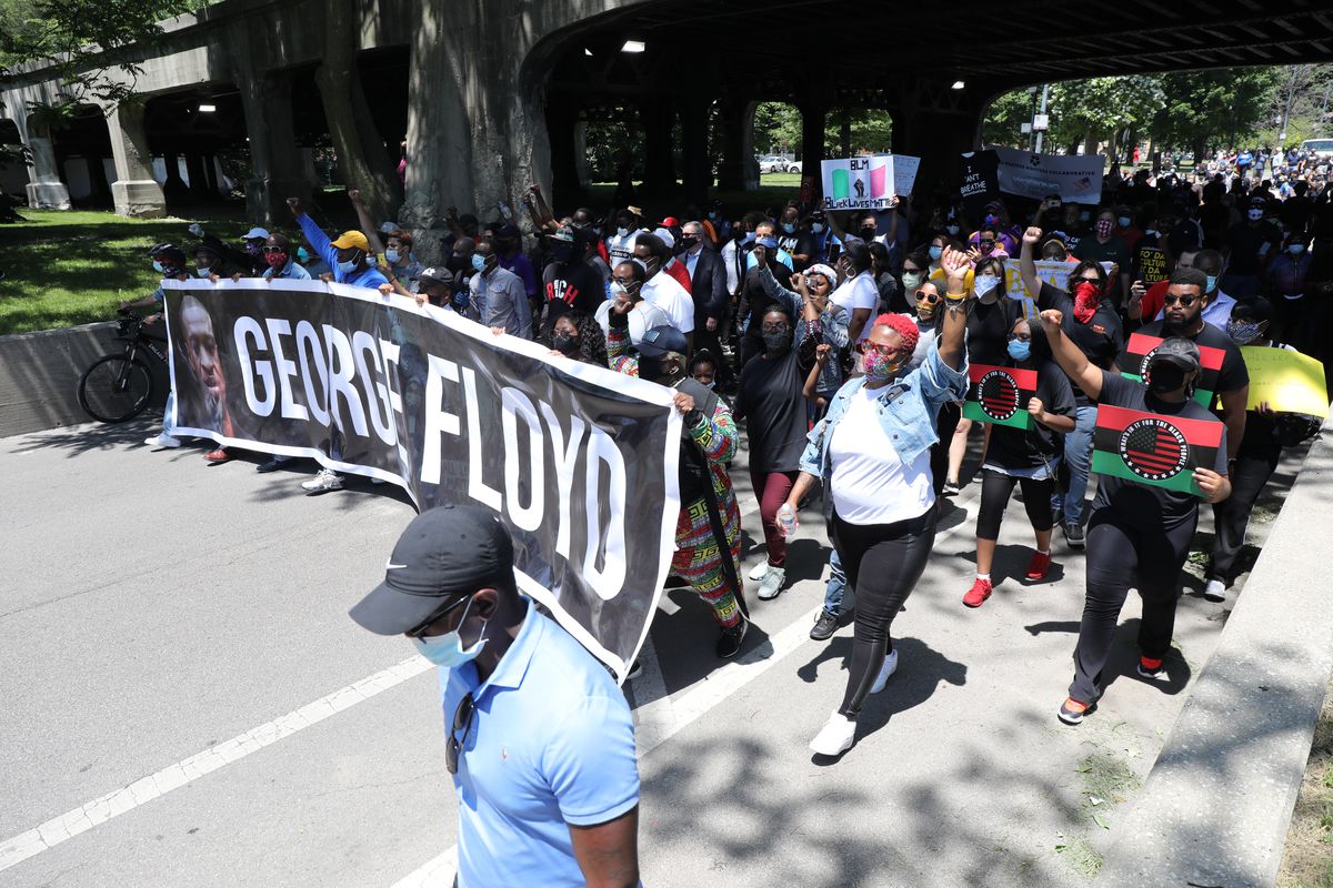 ‘Take your knee off my neck’ chant marchers during new round
of George Floyd-inspired demonstrations in Chicago 1 ‘Take your knee off my neck’ chant marchers during new round
of George Floyd-inspired demonstrations in Chicago 1