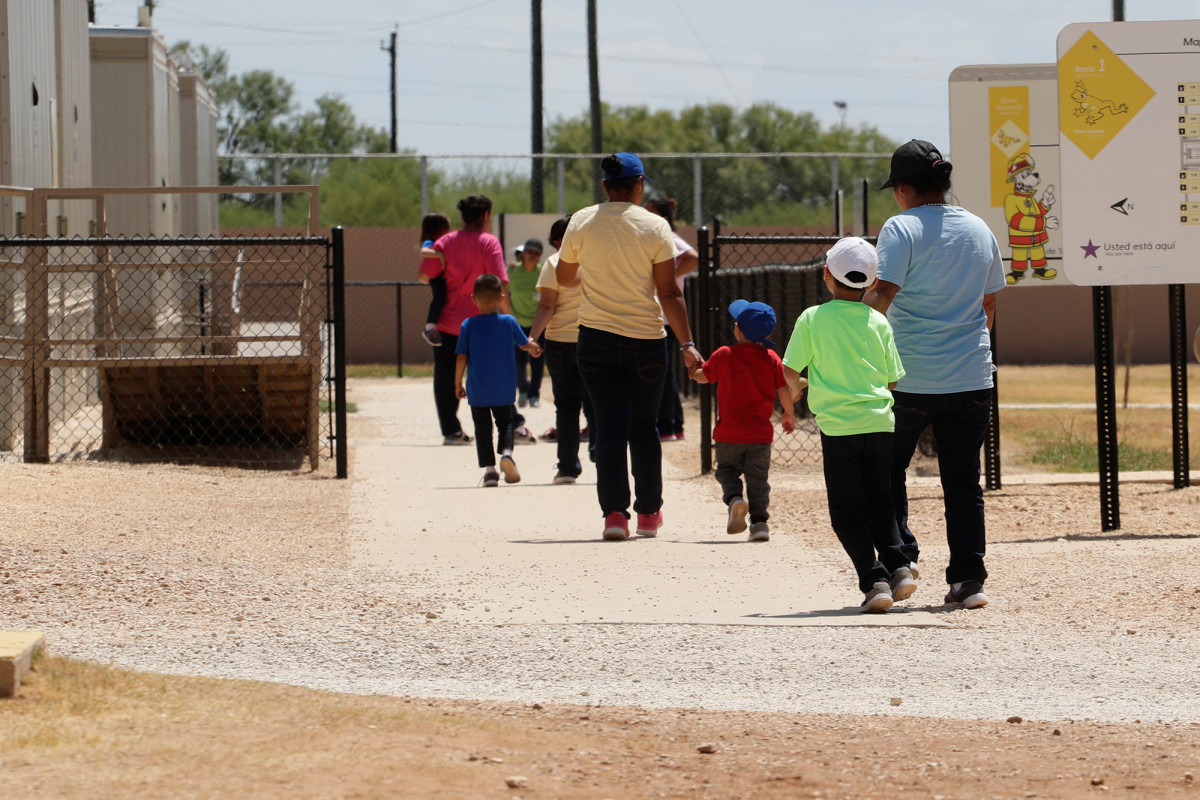 US must free migrant children from family detention amid
coronavirus, judge says 1