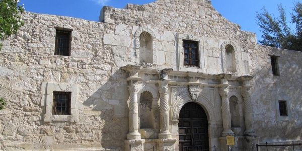 Remember! 'Don't mess with The Alamo,' Texas warns
protesters 1