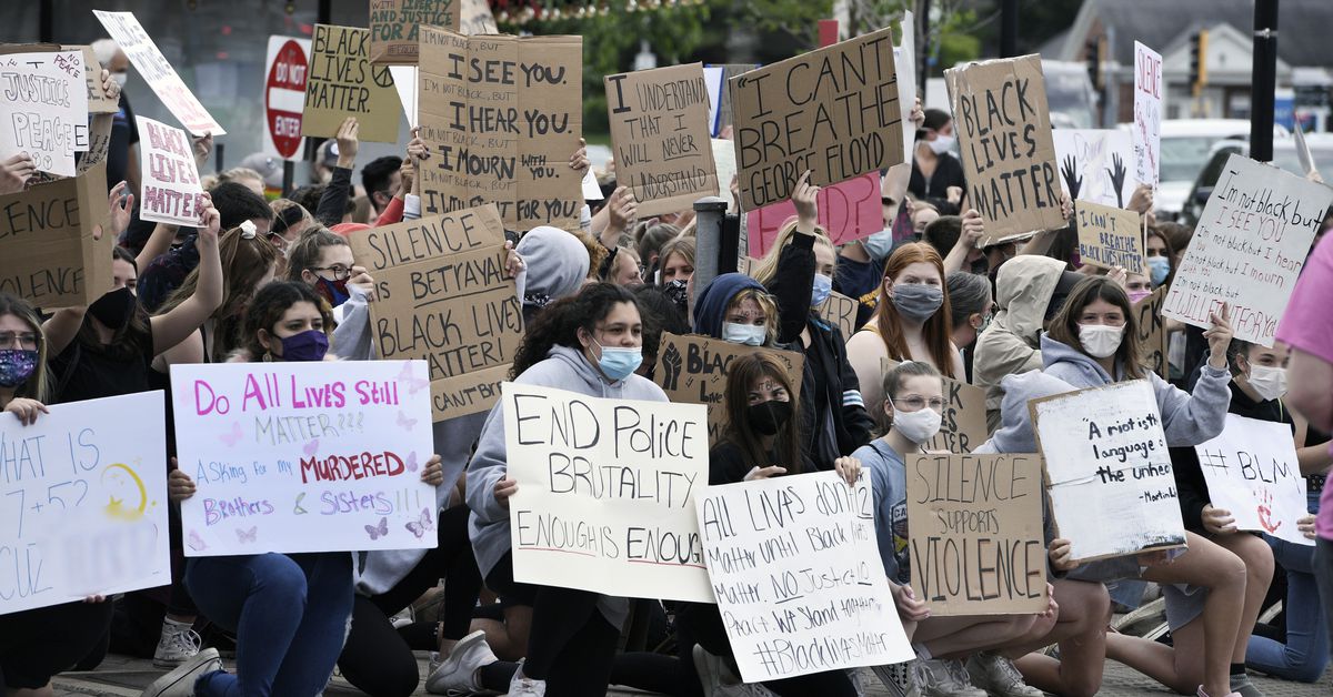 Daily COVID-19 cases dip under 1,000, but officials warn it
could take 2 weeks to see if protests prompt uptick 1