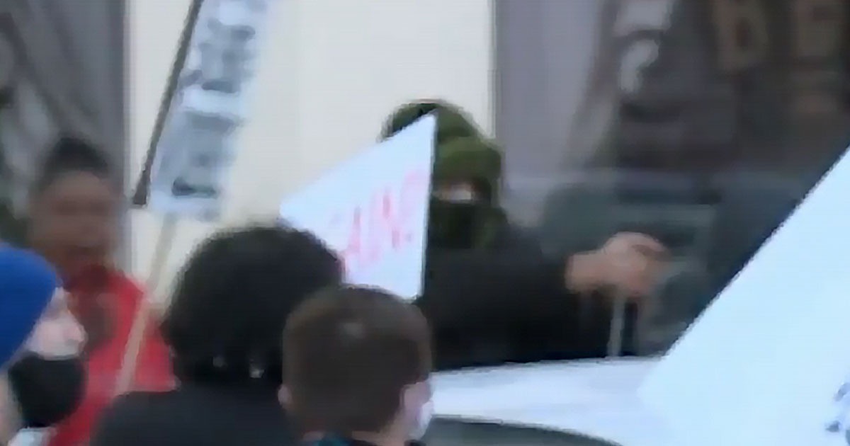 VIDEO: BLM Protesters Mob, Shoot At Vehicle That Refuses To
Stop 1