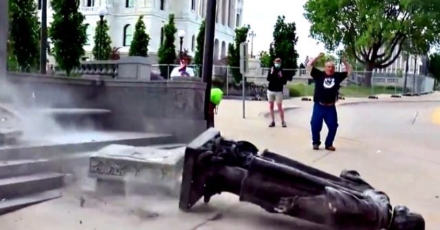 Video: Protesters Yank Down Christopher Columbus Statue
Outside Minnesota State Capitol 1