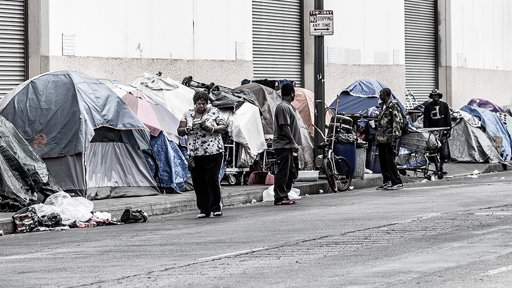 Over 200 homeless people in Minneapolis EVICTED from a
hotel-turned-shelter at the beginning of riots 1