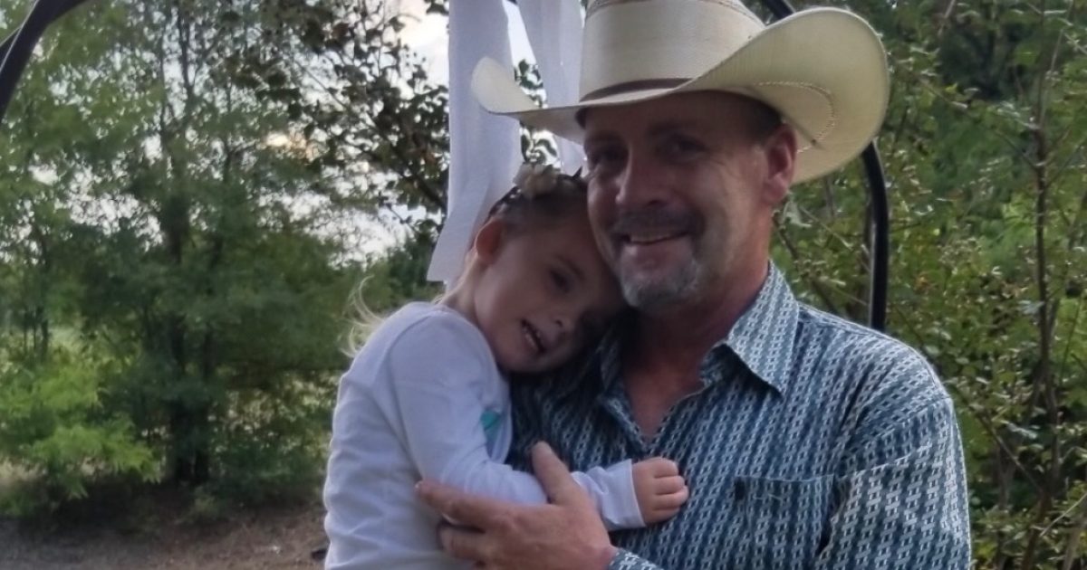 DISTURBING VIDEO: Disabled Veteran Was Shot in the Head By
Roadblocking Protestor, Now on Life Support 1