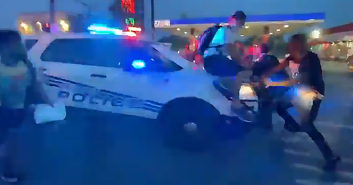VIDEO: Detroit Police SUV Plows Through Crowd of BLM
Protesters 1
