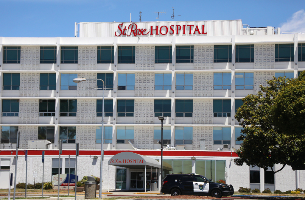 Nurses stage dueling demonstrations at St. Rose Hospital
amid coronavirus outbreak and state violations 1