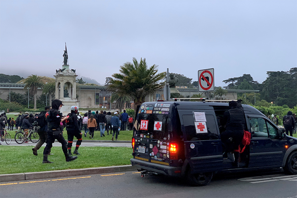 Protesters tear down Francis Scott Key statue in San
Fransisco 1