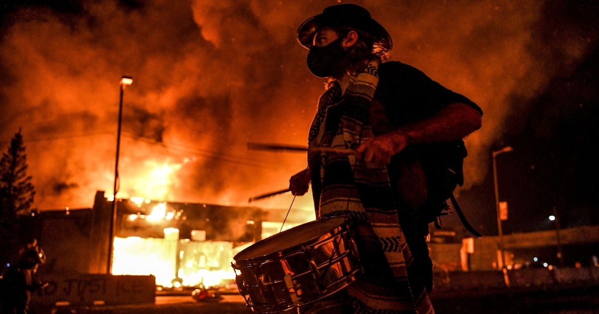 Iran Parliament Shouts ‘Death to America’ Amid US
Riots 1