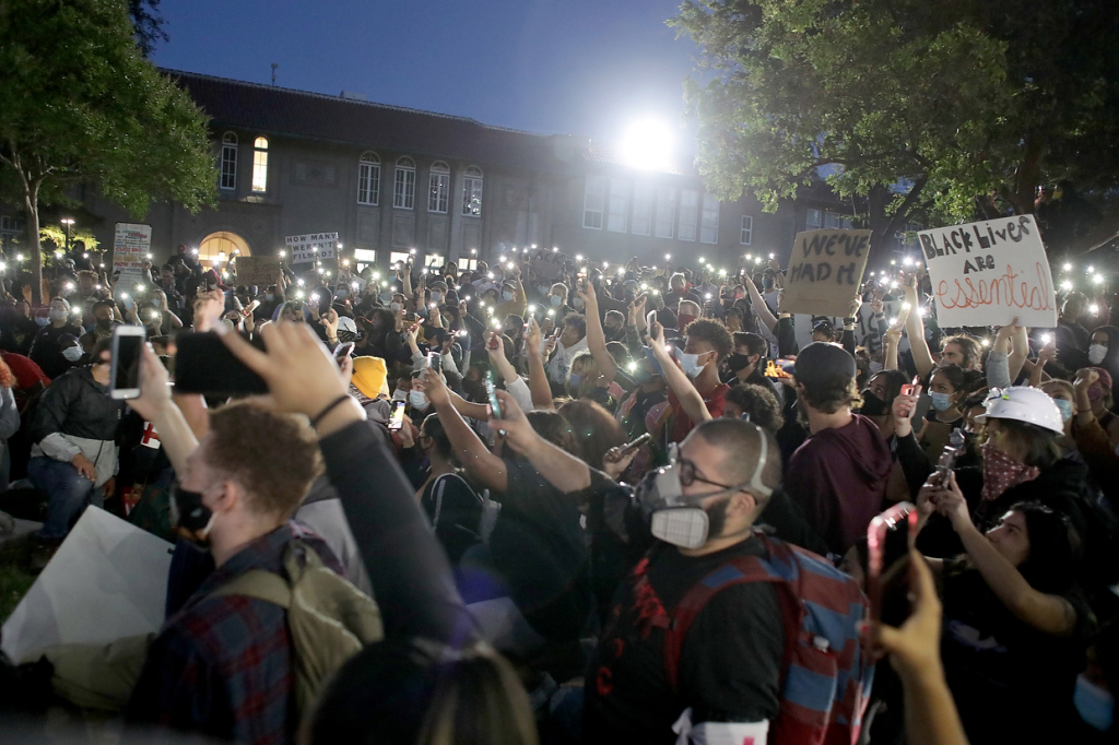 SJSU athletes raise awareness, money in unique protest
against police brutality 1