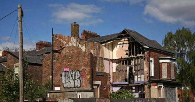 Two Men Shot Dead at Illegal 'Quarantine Rave' That
Manchester Police Refused to Shut Down 1