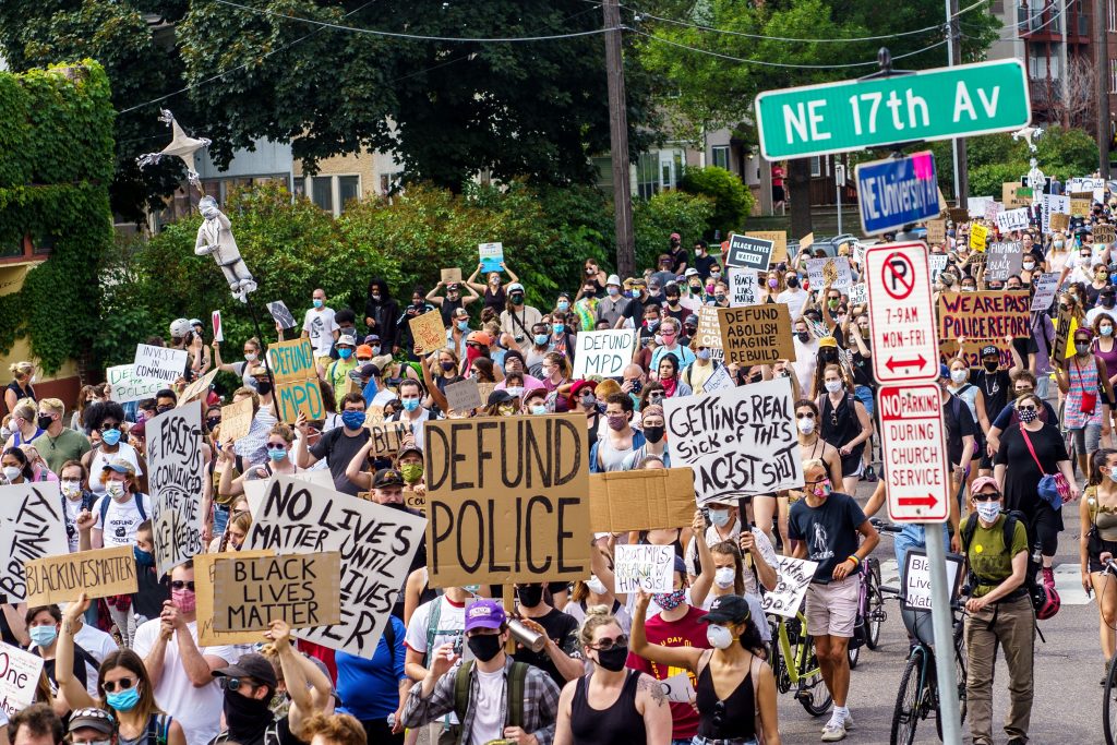 Portland Protesters Tear Down George Washington
Statue 1