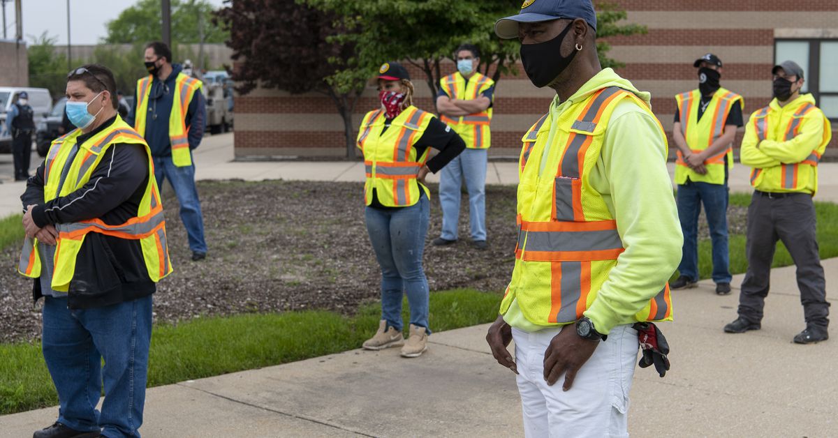 Public service workers essential during COVID-19
crisis 1