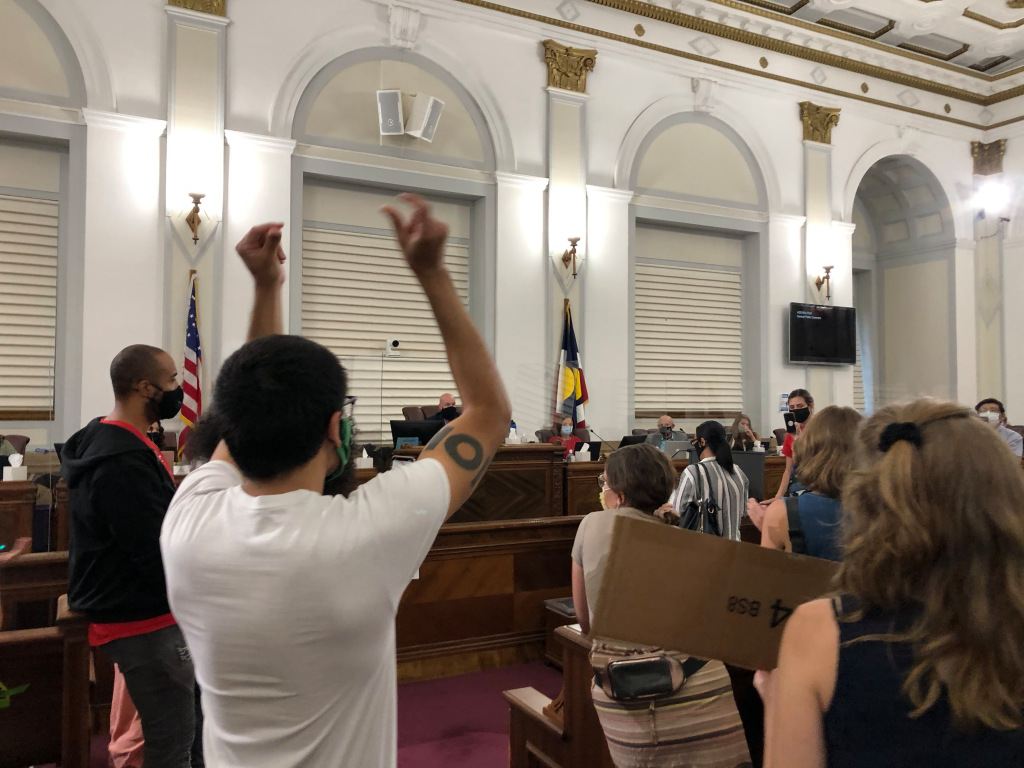 Denver City Council cancels Monday meeting ahead of expected
protests 1