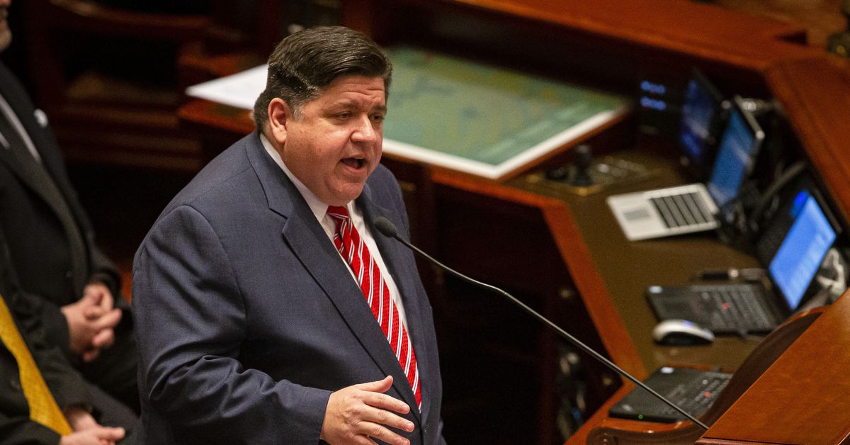 Pritzker signs ‘maintenance’ budget reliant on borrowing
from feds to get through coronavirus crisis 1