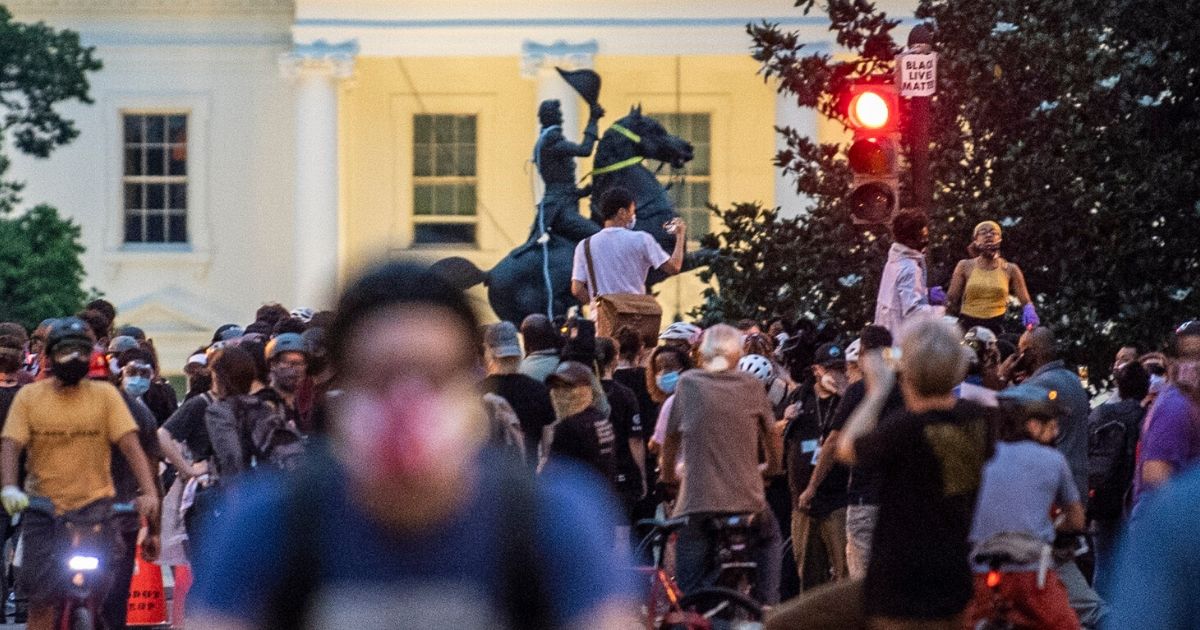 Rioters Try To Tear Down Andrew Jackson Statue, Erect New
‘Autonomous Zone’ Outside White House 1