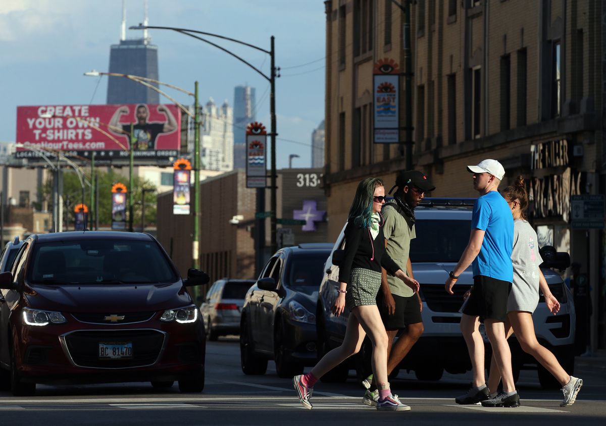 Cook County to spend $41 million on COVID-19 contact
tracing, but won’t be fully staffed until fall 1 Cook County to spend $41 million on COVID-19 contact
tracing, but won’t be fully staffed until fall 1