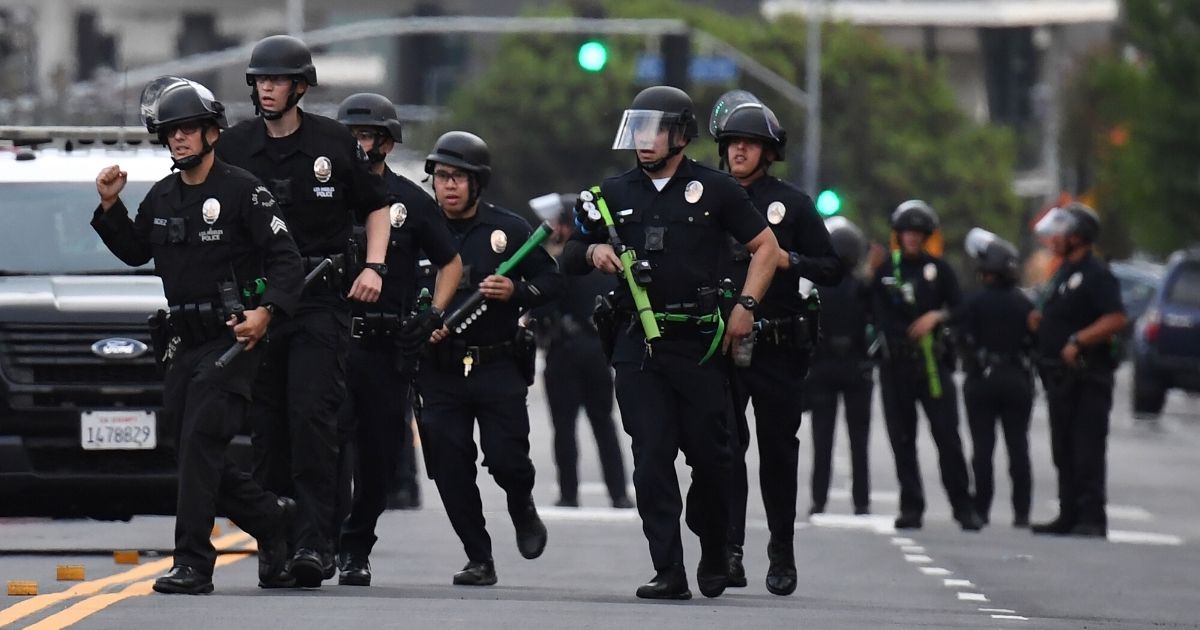 LAPD Racked Up $40 Million in Overtime Pay Thanks to
Protests, Now They Might Not Be Paid 1