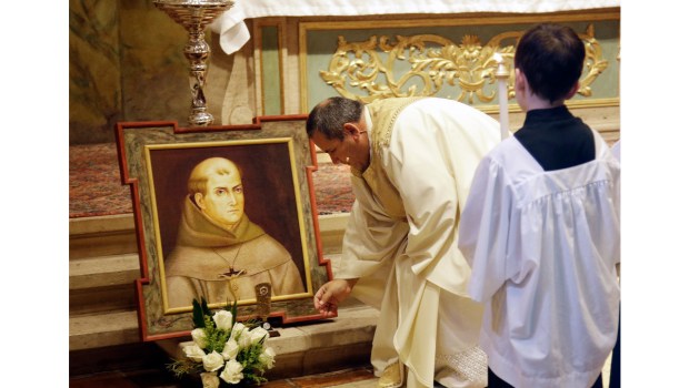 Protesters in L.A. topple statue of Junipero Serra, who
helped colonize California 1