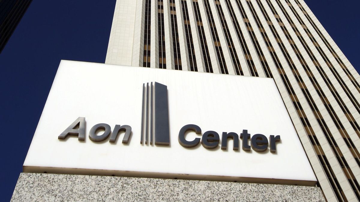 Aon to restore most salaries cut by COVID-19 pandemic — and
pay employees back what they gave up 1 Aon to restore most salaries cut by COVID-19 pandemic — and
pay employees back what they gave up 1