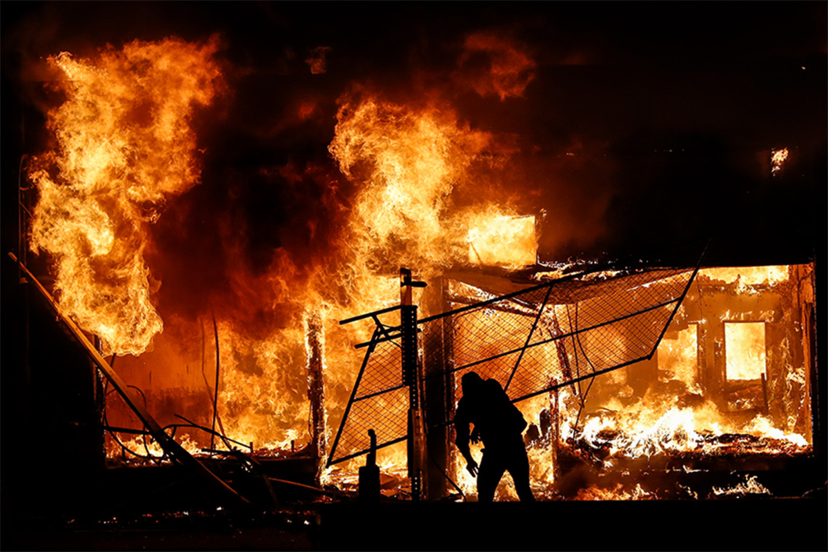Minneapolis firefighters criticize department’s response to
George Floyd protests 1