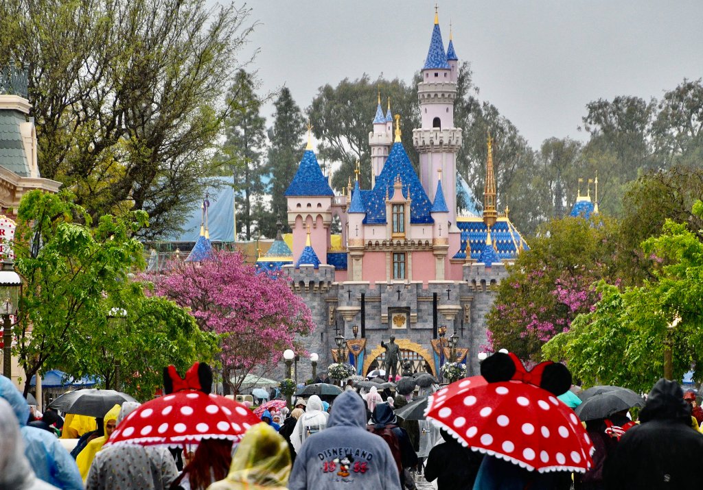 Disneyland announces plans for historic reopening after
coronavirus closures 1