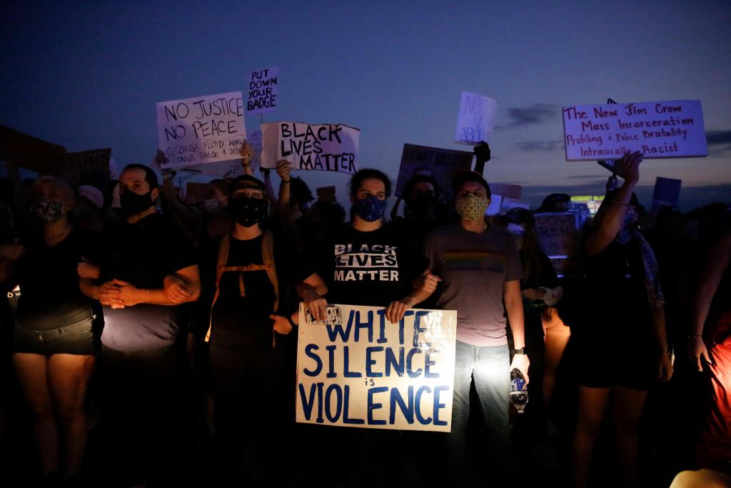 Deaths of black men in Georgia, California prompt
protests 1