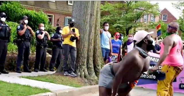 Watch: BLM Protesters and LGBT Pride Activists Twerk in
Front of Police in D.C. 1