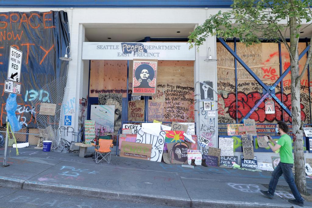 Police investigate third shooting near Seattle protest
zone 1