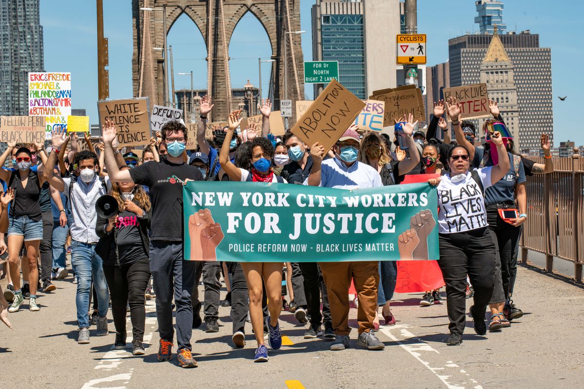 NYC Mayor de Blasio says he’s ‘grateful’ to staff who
protested against his policies, but they’re not buying it 1 NYC Mayor de Blasio says he’s ‘grateful’ to staff who
protested against his policies, but they’re not buying it 1