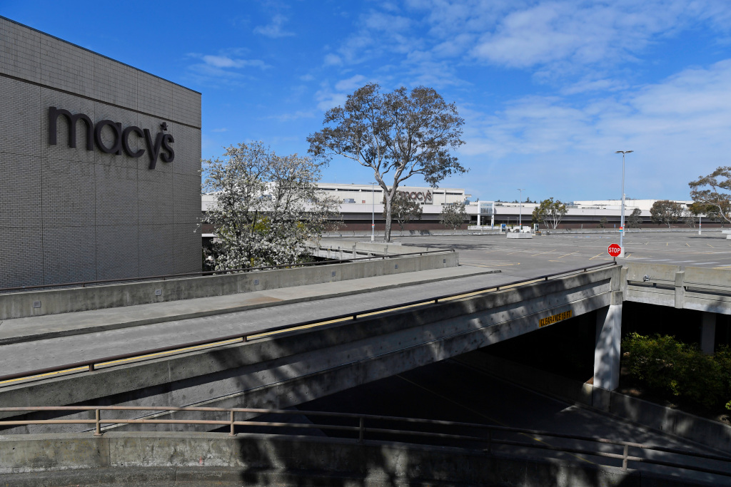 Coronavirus retail: Sunvalley mall in Concord preps
re-opening 1