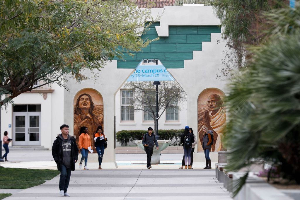 Coronavirus: Experts say California colleges should
considering moving the fall calendar (but not in the direction you
think) 1