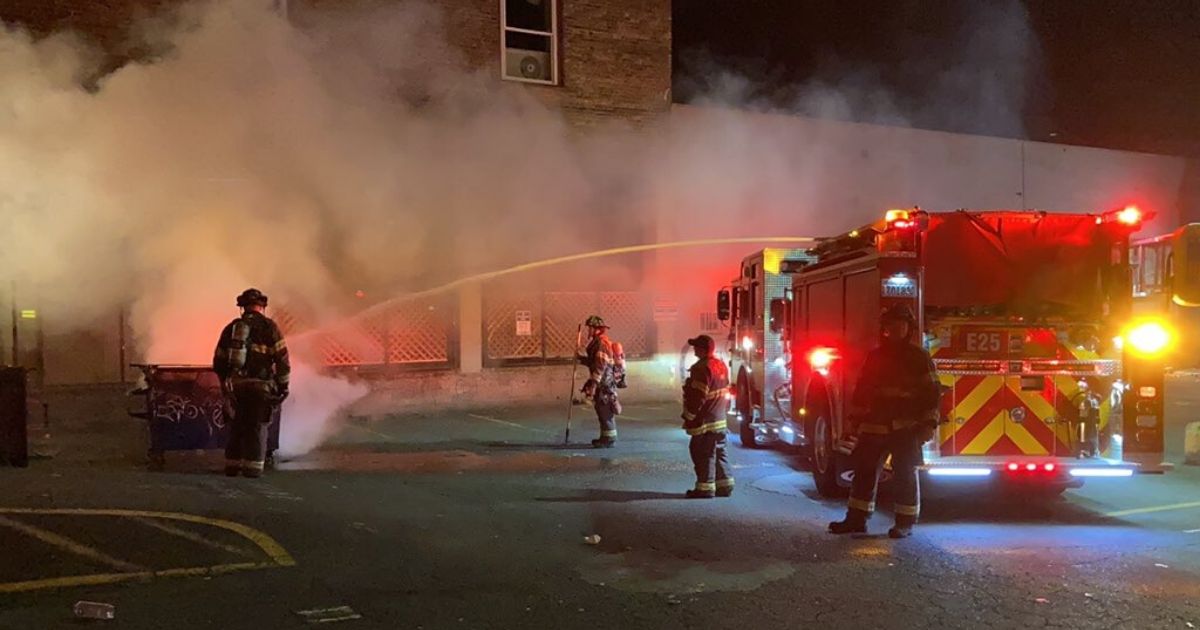 Protesters call city for help after fire breaks out near
Seattle 'Autonomous Zone' 1
