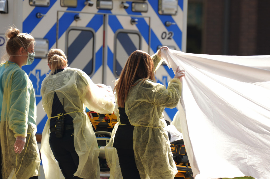 Pace of growth in COVID-19 outbreaks may be slowing in
Colorado 1